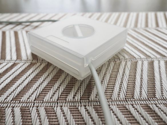 ケーブルを収納している画像