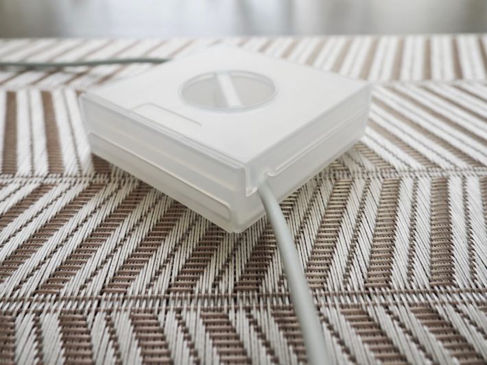 ケーブルを収納している画像