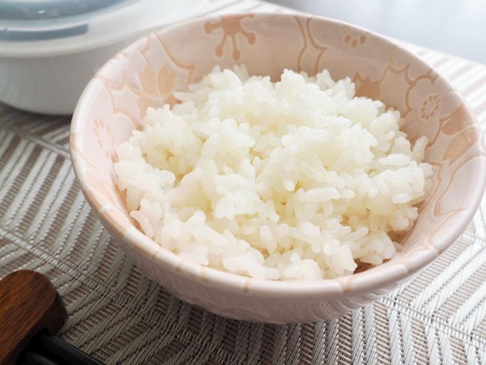 茶碗にうつしたごはん