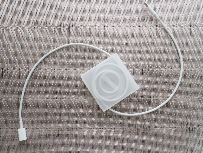 ケーブルを出した時の画像