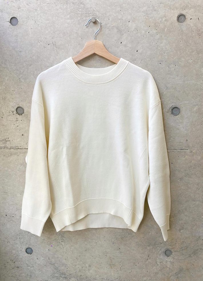 スウェットライクニットオーバーサイズプルオーバー