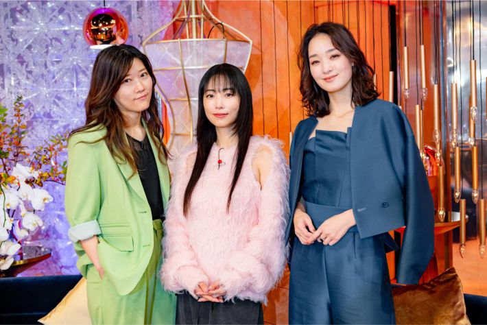 左から、ヒコロヒーさん、MEGUMIさん、剛力彩芽さん