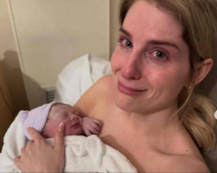 第3子誕生を報告するメーガン・トレイナー