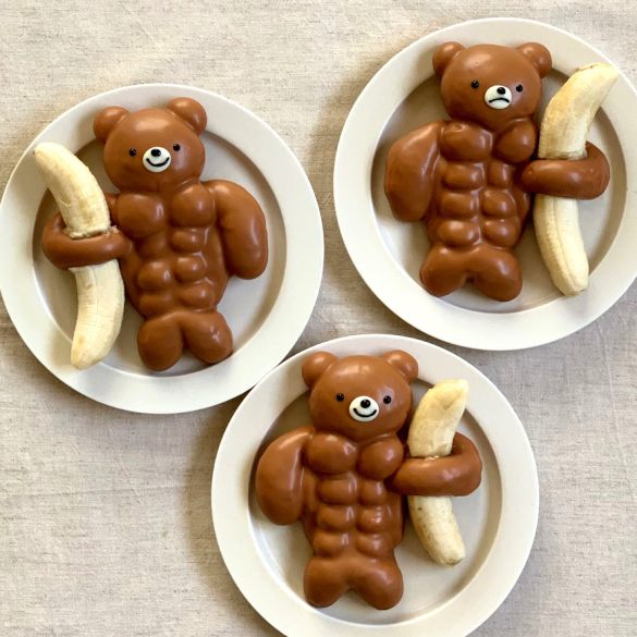 『筋肉くまパン』をチョコレートでコーティングしたバレンタインヴァージョン