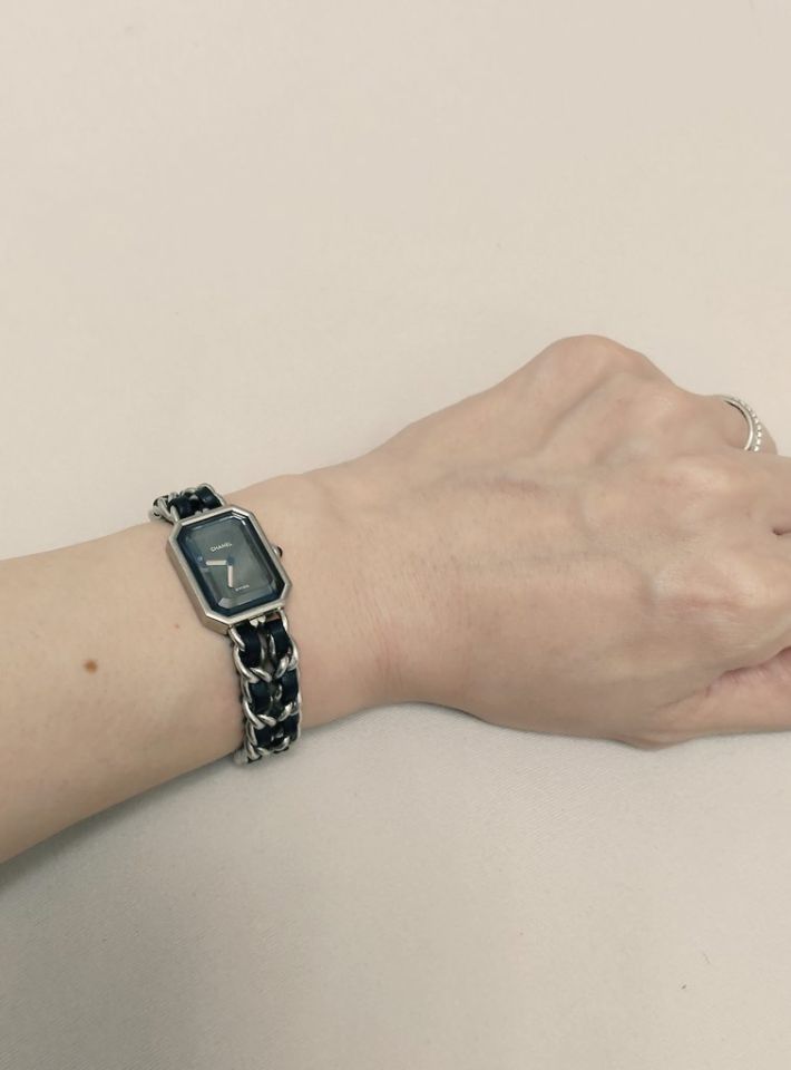 ちょうど腕時計で隠れる太さ