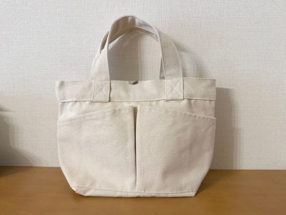 カバンの口を磁石で開閉 マグネットボタン