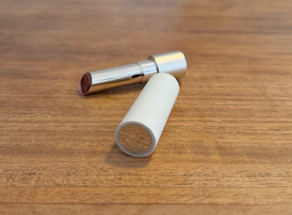 リップの先にもフィットしている画像