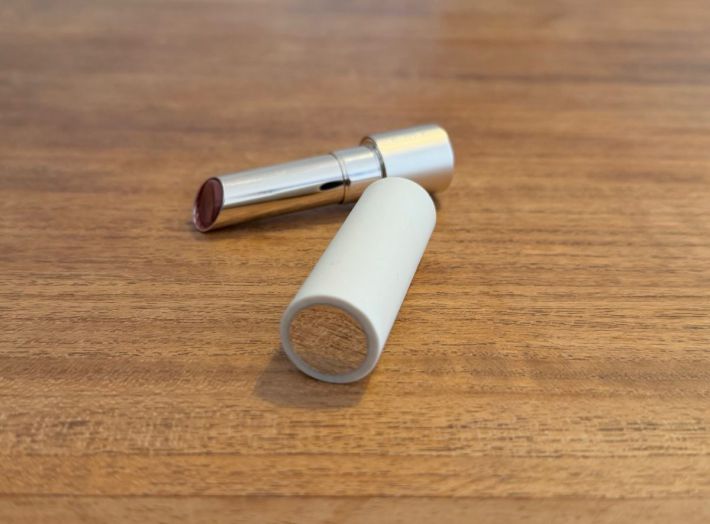 リップの先にもフィットしている画像