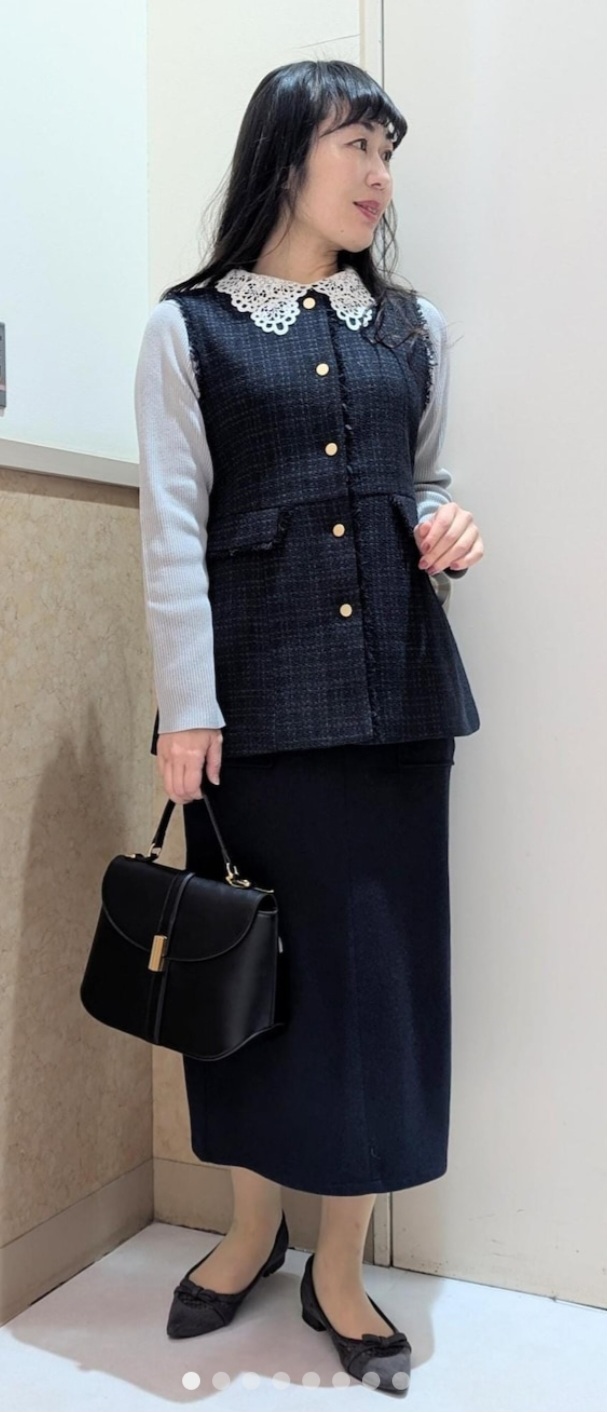 落ち着いた色で合わせたジレのコーデ