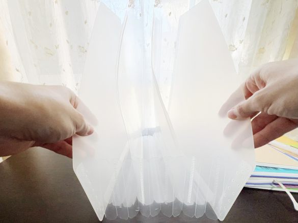 広げると一気に伸びるファイル