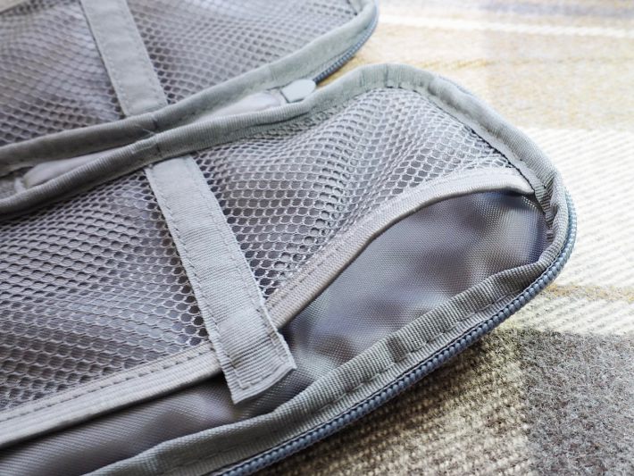 ポーチのポケット