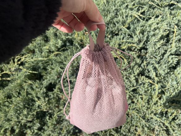 持ち運び便利な巾着