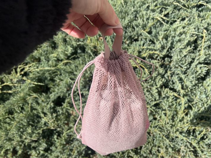 持ち運び便利な巾着