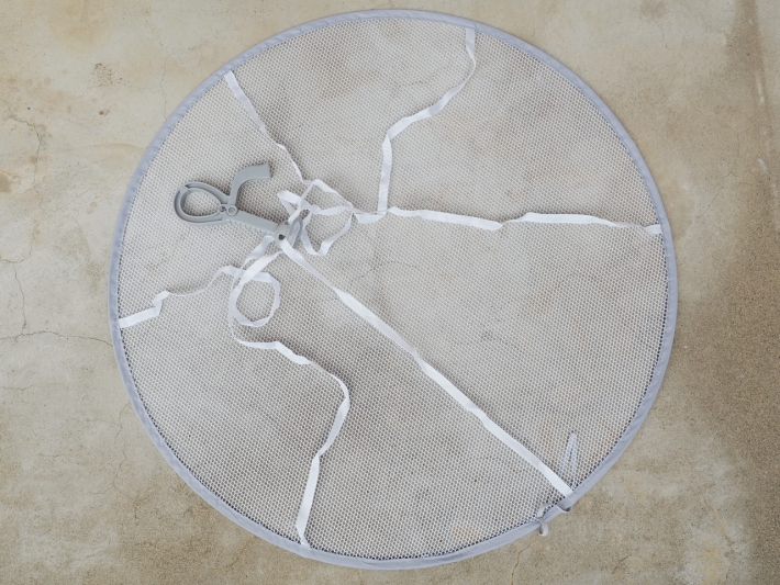 「型くずれ防止セーター干しネット」110円