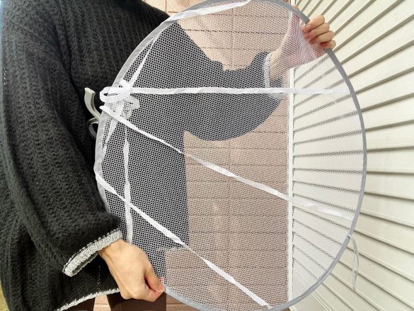 「型くずれ防止セーター干しネット」110円