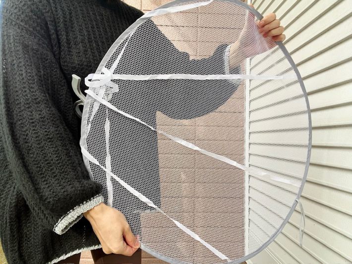 「型くずれ防止セーター干しネット」110円