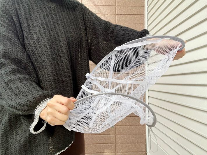 「型くずれ防止セーター干しネット」110円