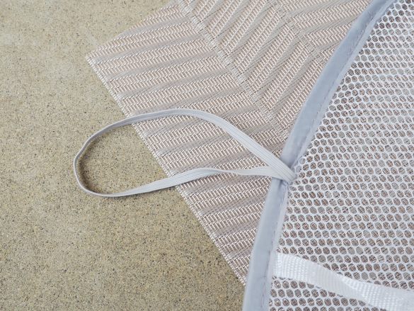 「型くずれ防止セーター干しネット」110円