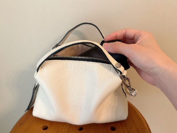 3COINS　フォーマルサブバッグ