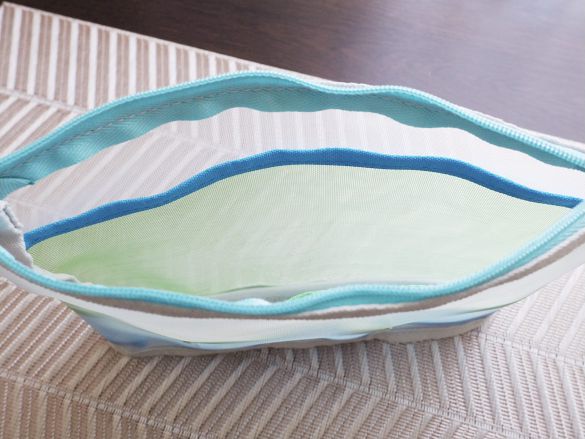 「メッシュポーチ」790円/税込