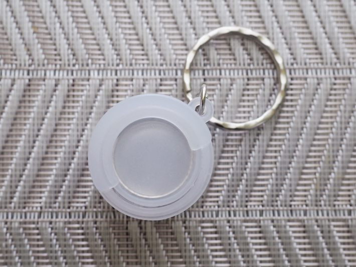 ダイソー　コイン収納キーホルダー（バネ式）