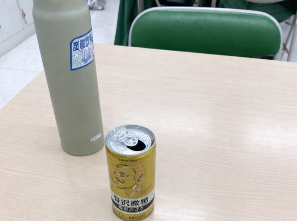 ボッチ飯中の筆者