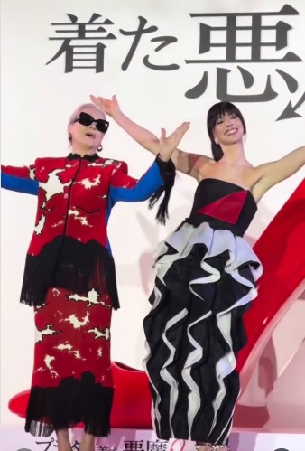 来日したアン・ハサウェイとメリル・ストリープ