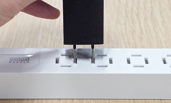 『サンワサプライ』の電源タップ