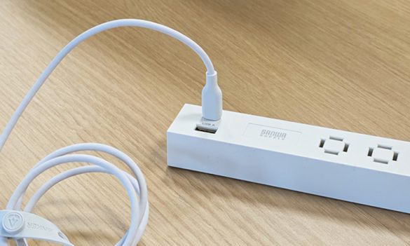 『サンワサプライ』の電源タップ