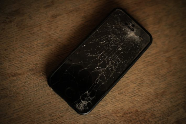 スマホ　バキバキ