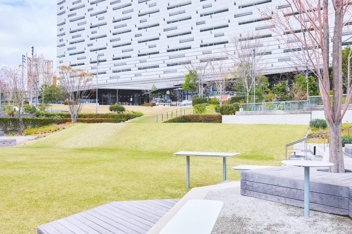 ガーデンエリア「みやぐりん」では思い思いの時間を過ごせる