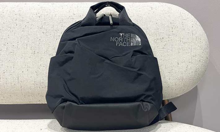 『ノースフェイス』の7Lミニリュック