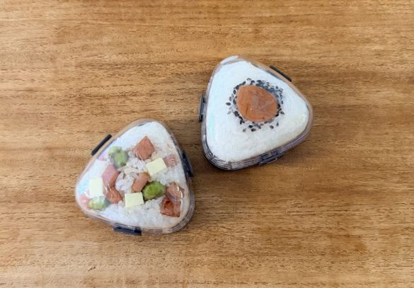 DAISOおにぎりケース