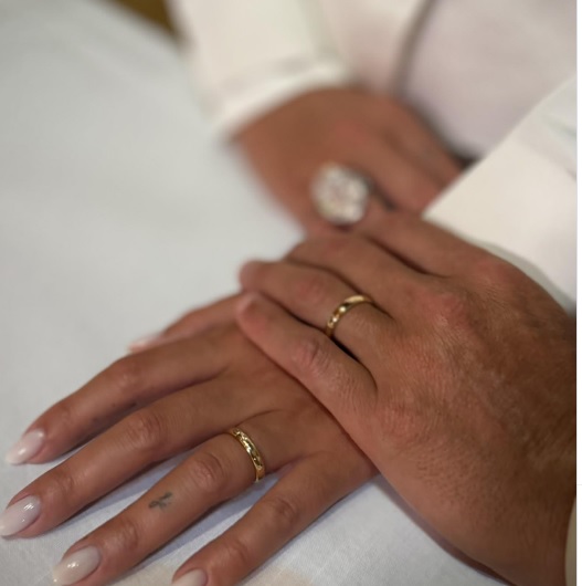 インスタグラムで結婚報告