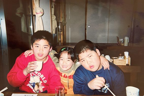 左から、剣太さん、妹、弟の風音さん
