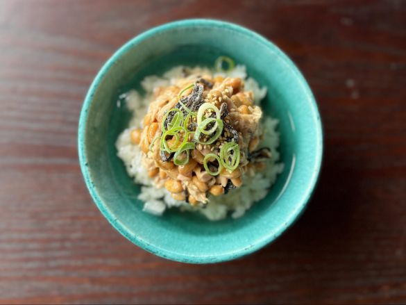 塩昆布ツナ納豆の冷やし茶漬け