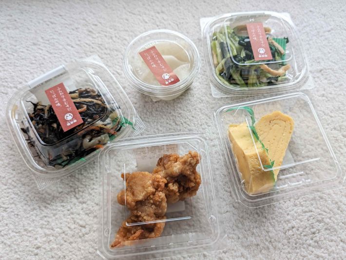 販売されているお惣菜は100～180円