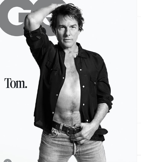 GQ誌の表紙で筋肉美を披露するトム・クルーズ