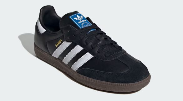 adidasのサンバ