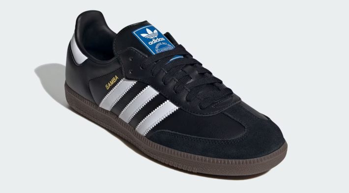 adidasのサンバ